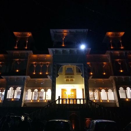 Golden Hands - Palace Raj Kumbha คัมบาลกาห์ ภายนอก รูปภาพ