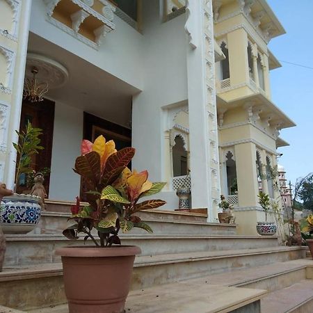 Golden Hands - Palace Raj Kumbha คัมบาลกาห์ ภายนอก รูปภาพ